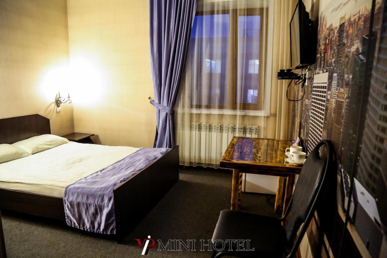 Vip Mini Hotel セメイ エクステリア 写真