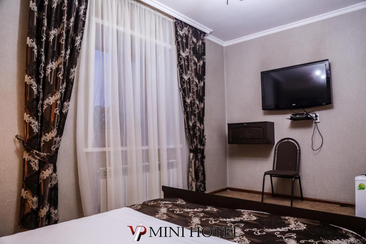 Vip Mini Hotel セメイ エクステリア 写真