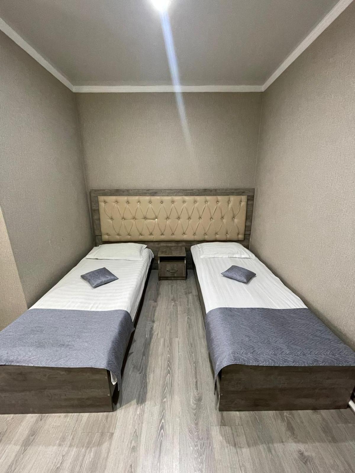 Vip Mini Hotel セメイ エクステリア 写真