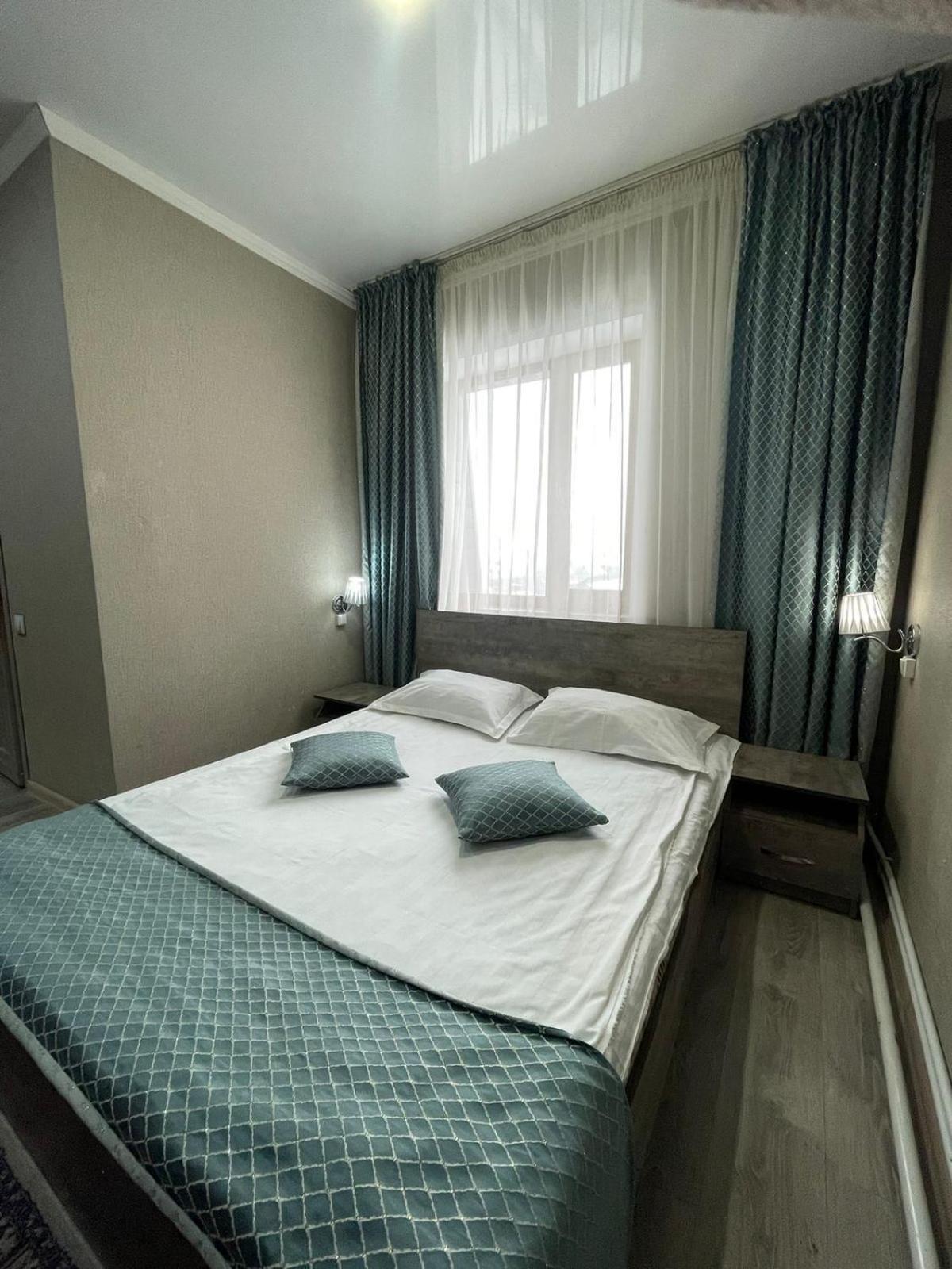 Vip Mini Hotel セメイ エクステリア 写真