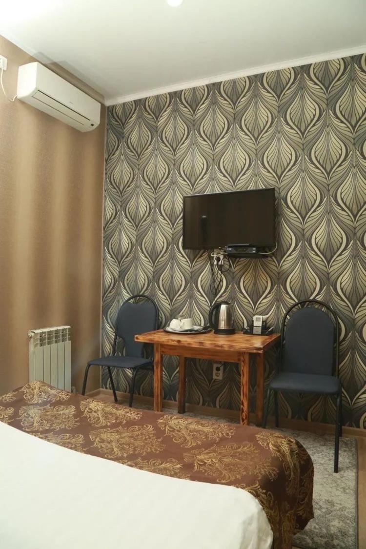 Vip Mini Hotel セメイ エクステリア 写真