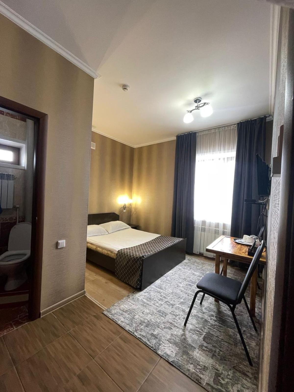 Vip Mini Hotel セメイ エクステリア 写真