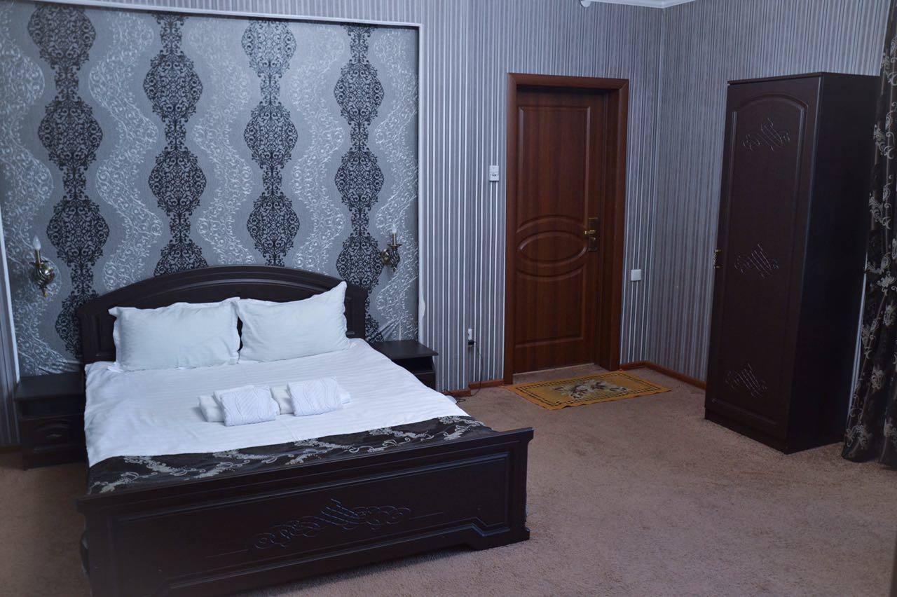 Vip Mini Hotel セメイ エクステリア 写真