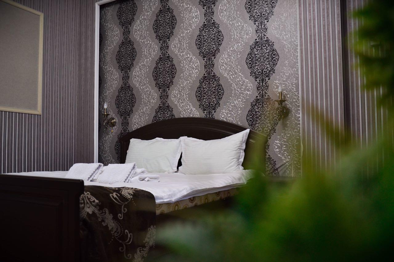 Vip Mini Hotel セメイ エクステリア 写真